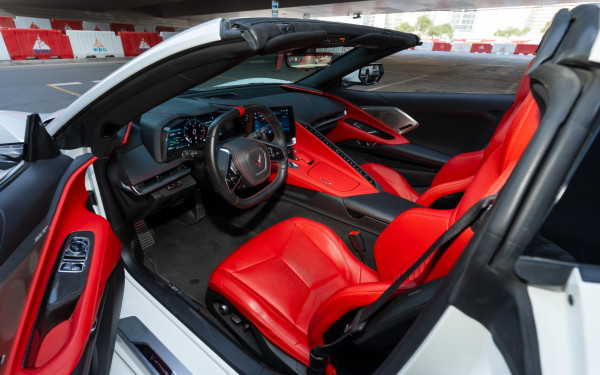  White Chevrolet Corvette Photo 2