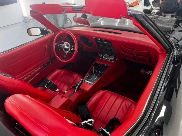  Schwarz Chevrolet Corvette Photo 3