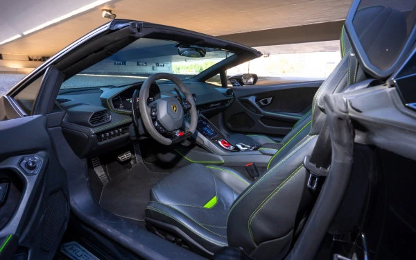  Black Lamborghini Evo Spyder Photo 6