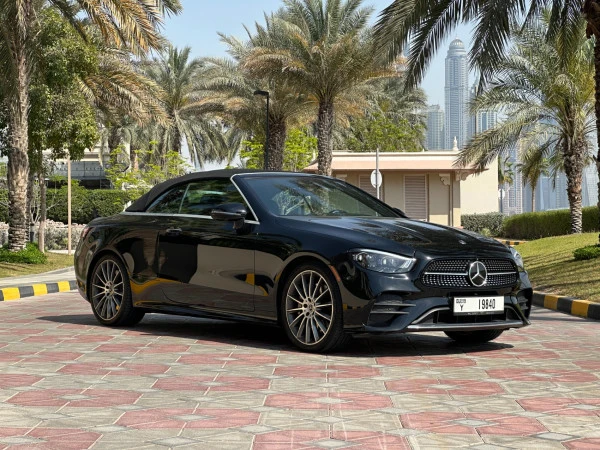  Black Mercedes AMG E450 convertible Photo 4