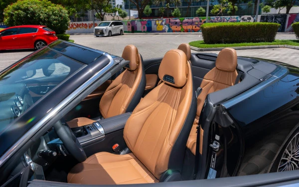  Black Mercedes CLE 200 AMG cabriolet/convertible Photo 10