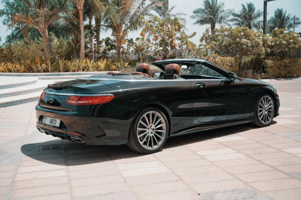  Black Mercedes S 500 Cabrio Photo 3