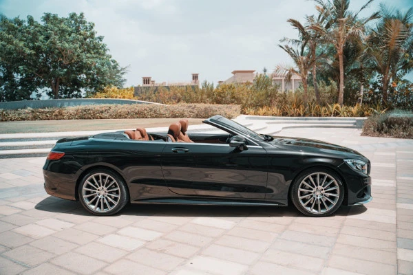  Black Mercedes S 500 Cabrio Photo 4