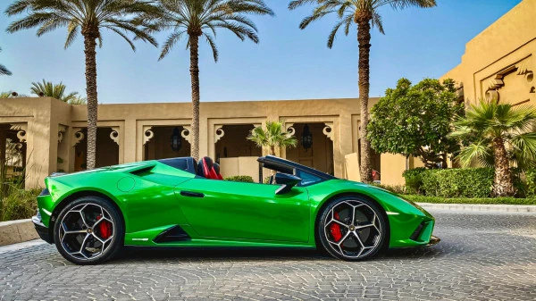  Green Lamborghini Evo Spyder Photo 2