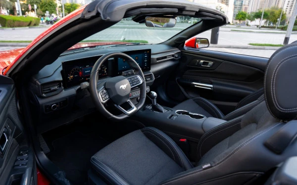  Red Ford Mustang cabrio Photo 6