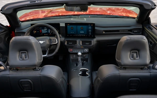  Red Ford Mustang cabrio Photo 10